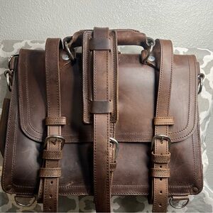 Saddleback Leather Large Brown Distressed Buckle Flap BriefCase Good Condition